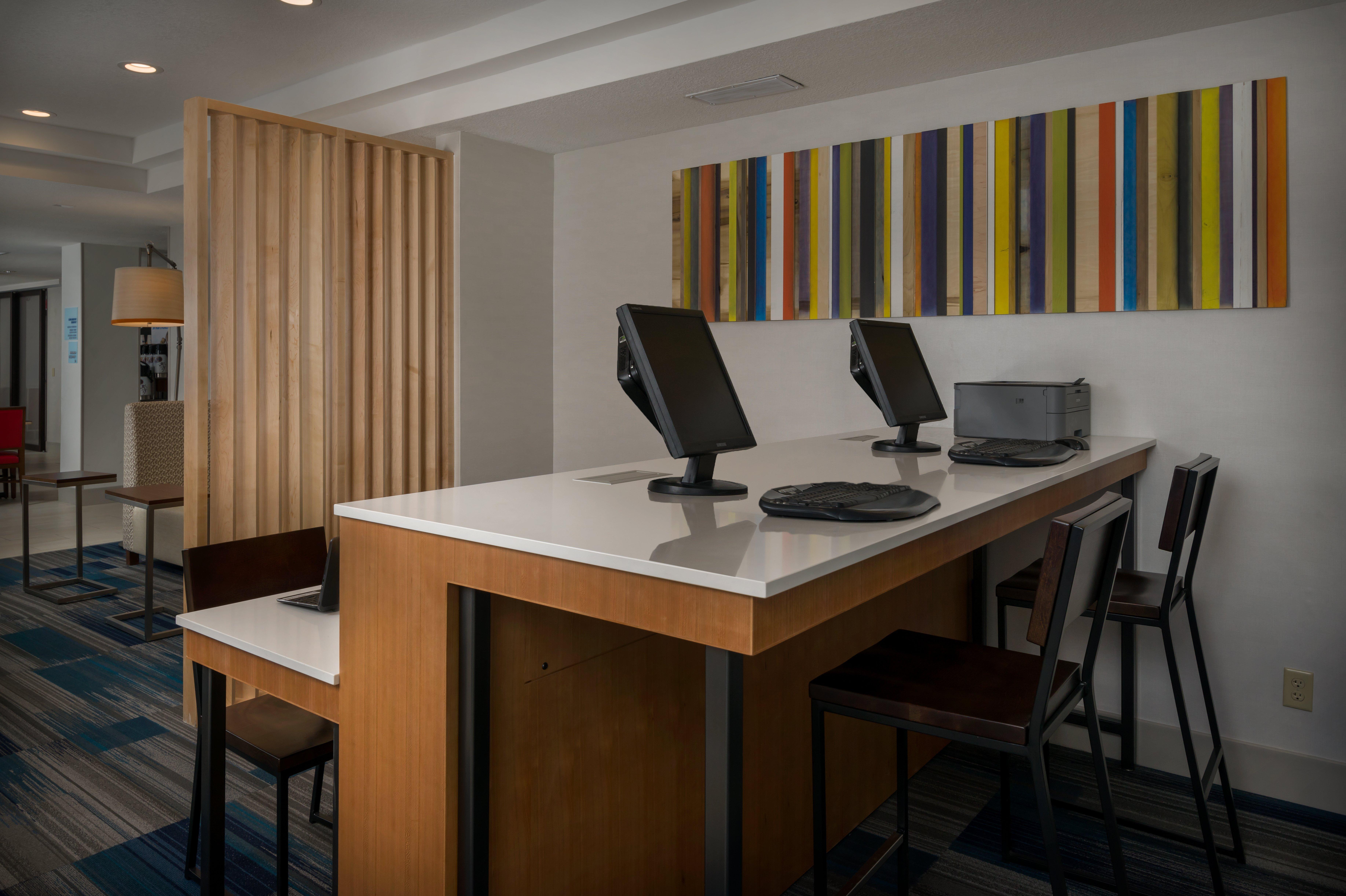 Holiday Inn Express Lawrence By Ihg Bagian luar foto