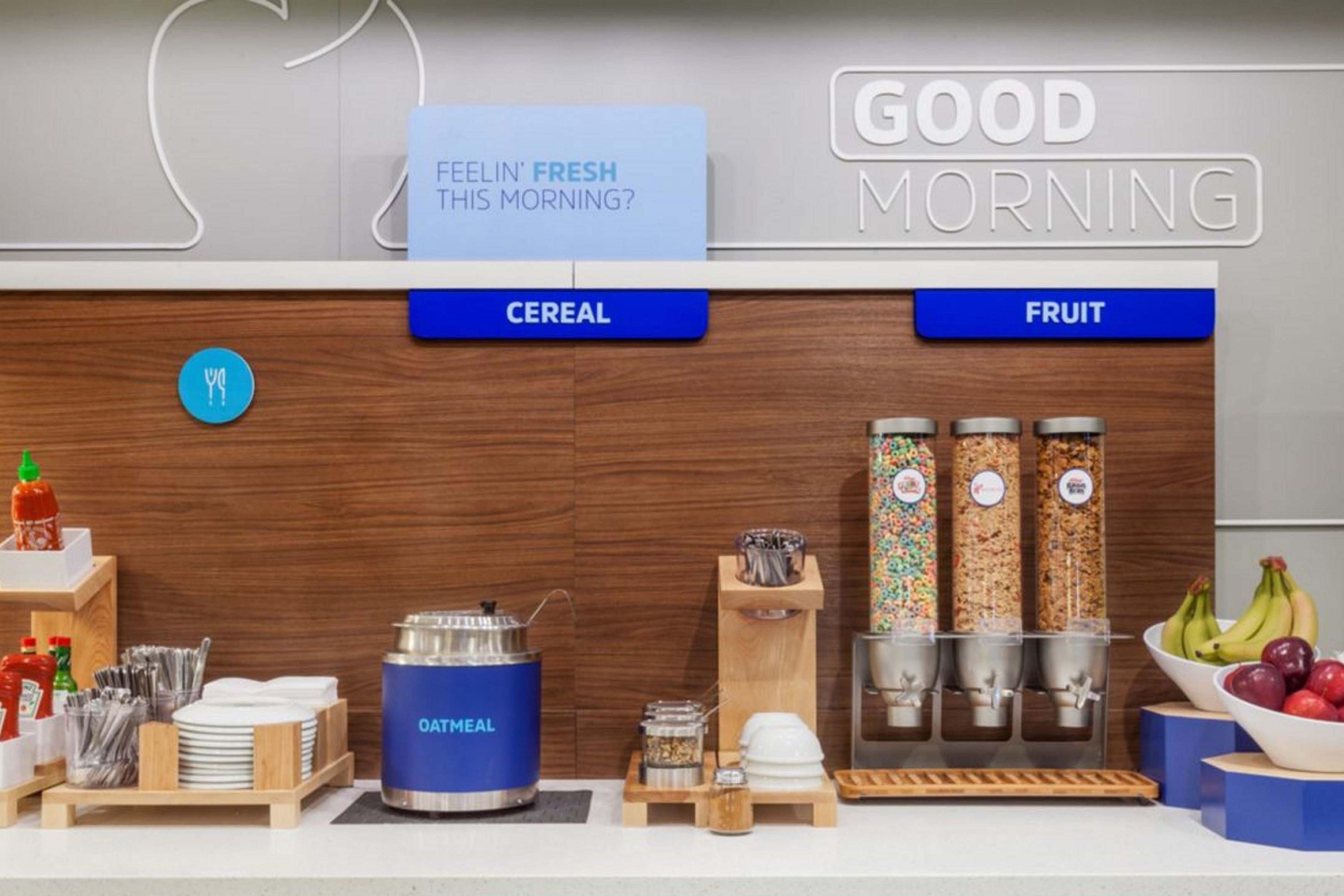 Holiday Inn Express Lawrence By Ihg Bagian luar foto