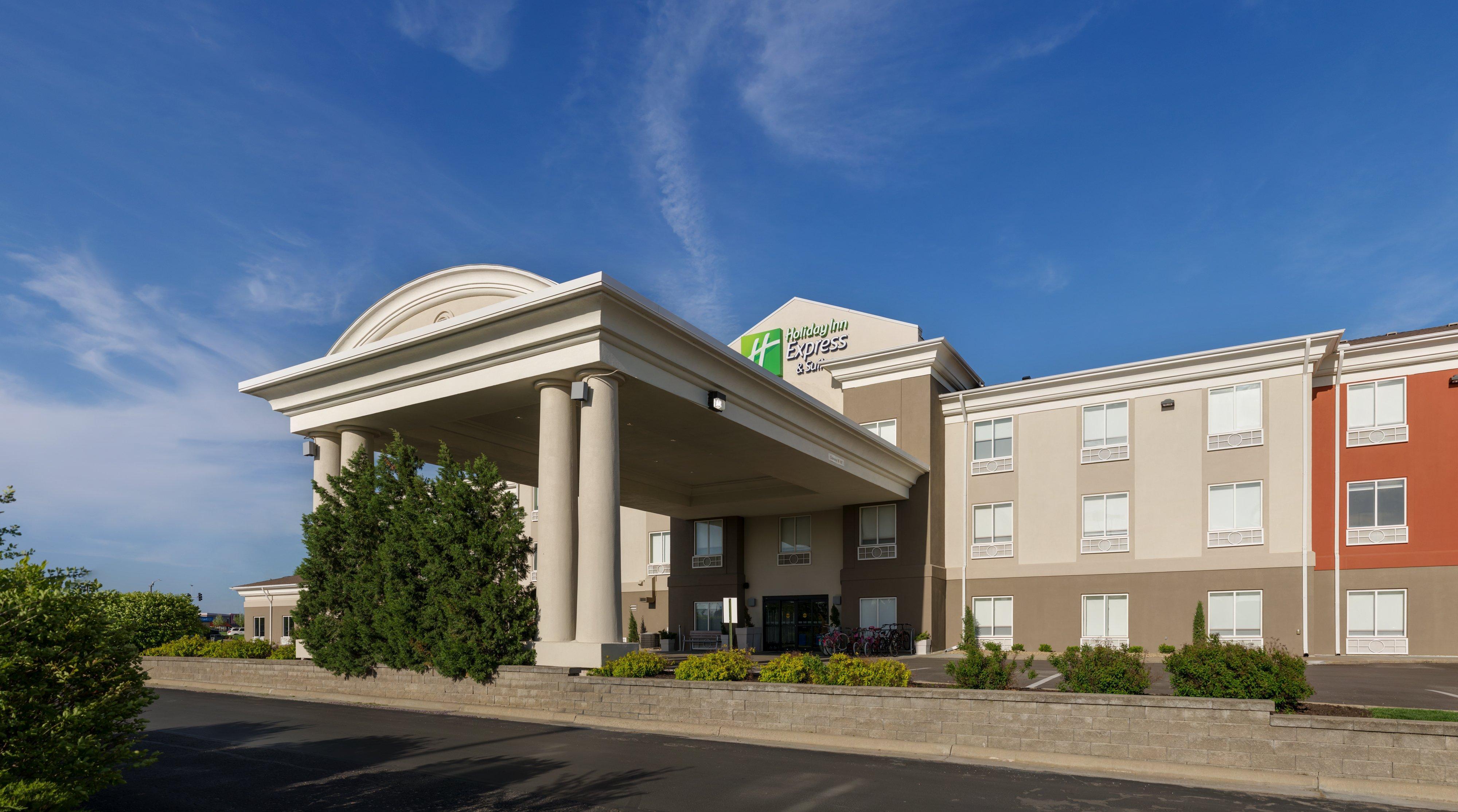 Holiday Inn Express Lawrence By Ihg Bagian luar foto