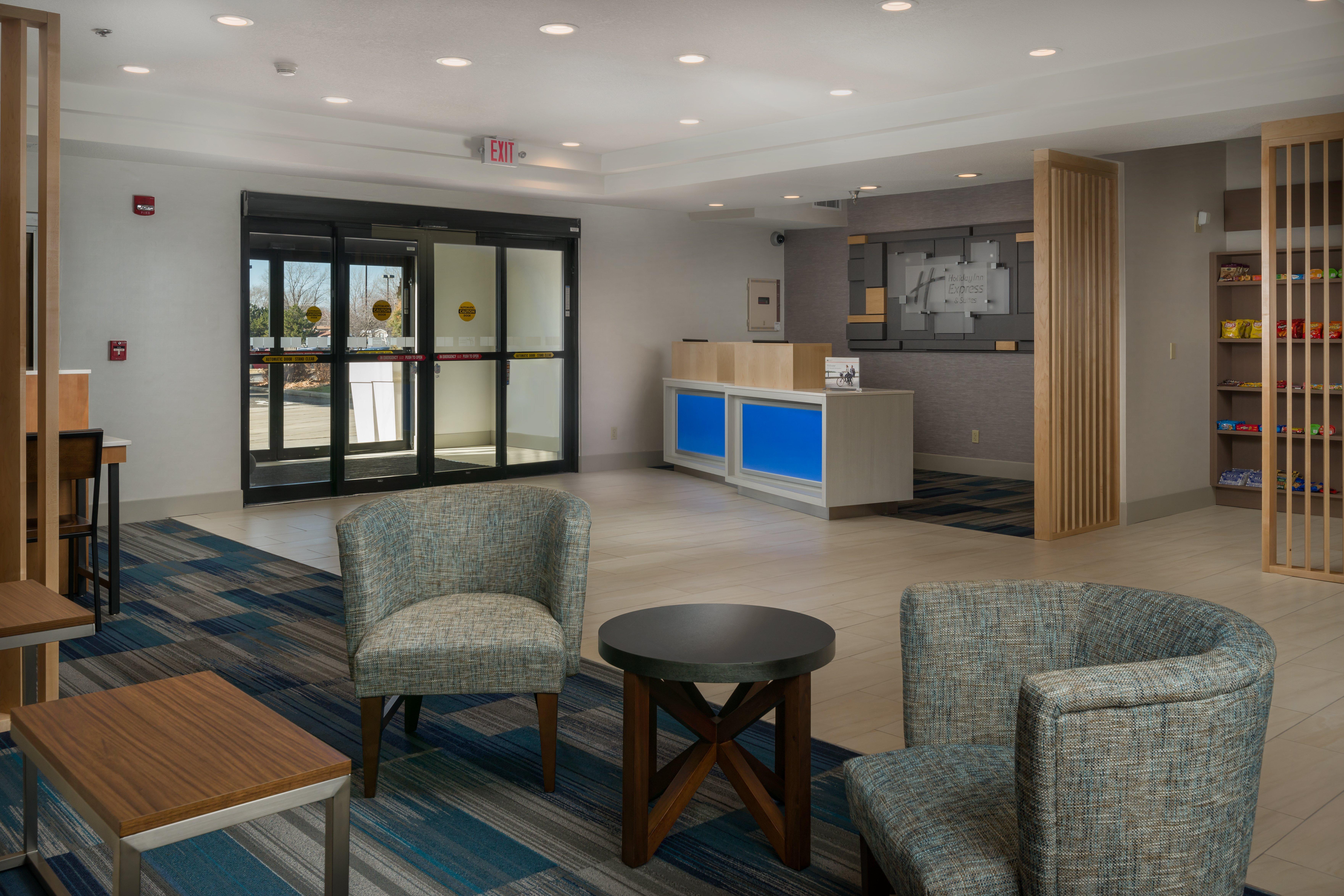 Holiday Inn Express Lawrence By Ihg Bagian luar foto