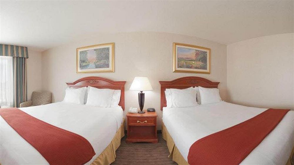 Holiday Inn Express Lawrence By Ihg Bagian luar foto