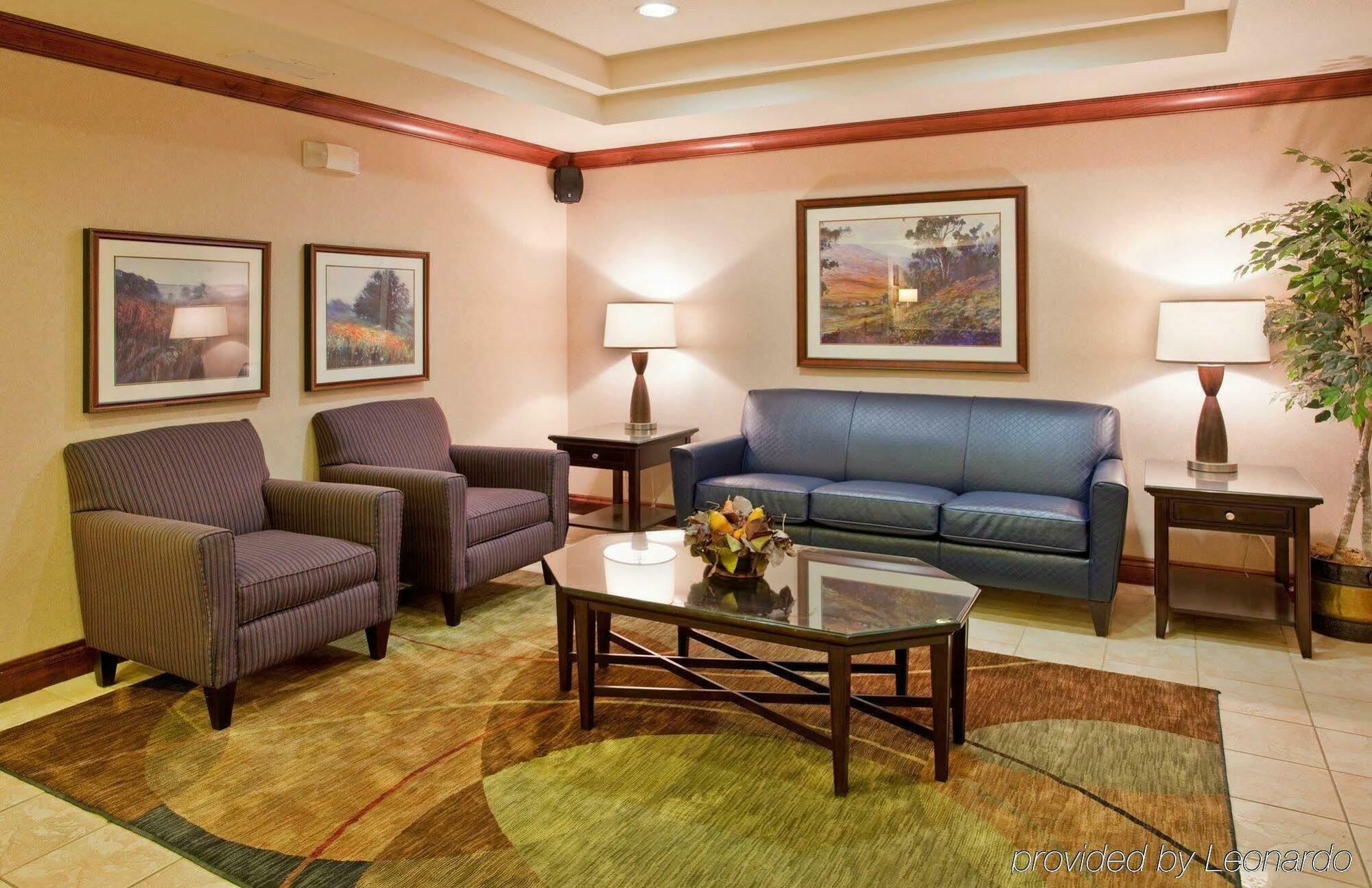 Holiday Inn Express Lawrence By Ihg Bagian luar foto