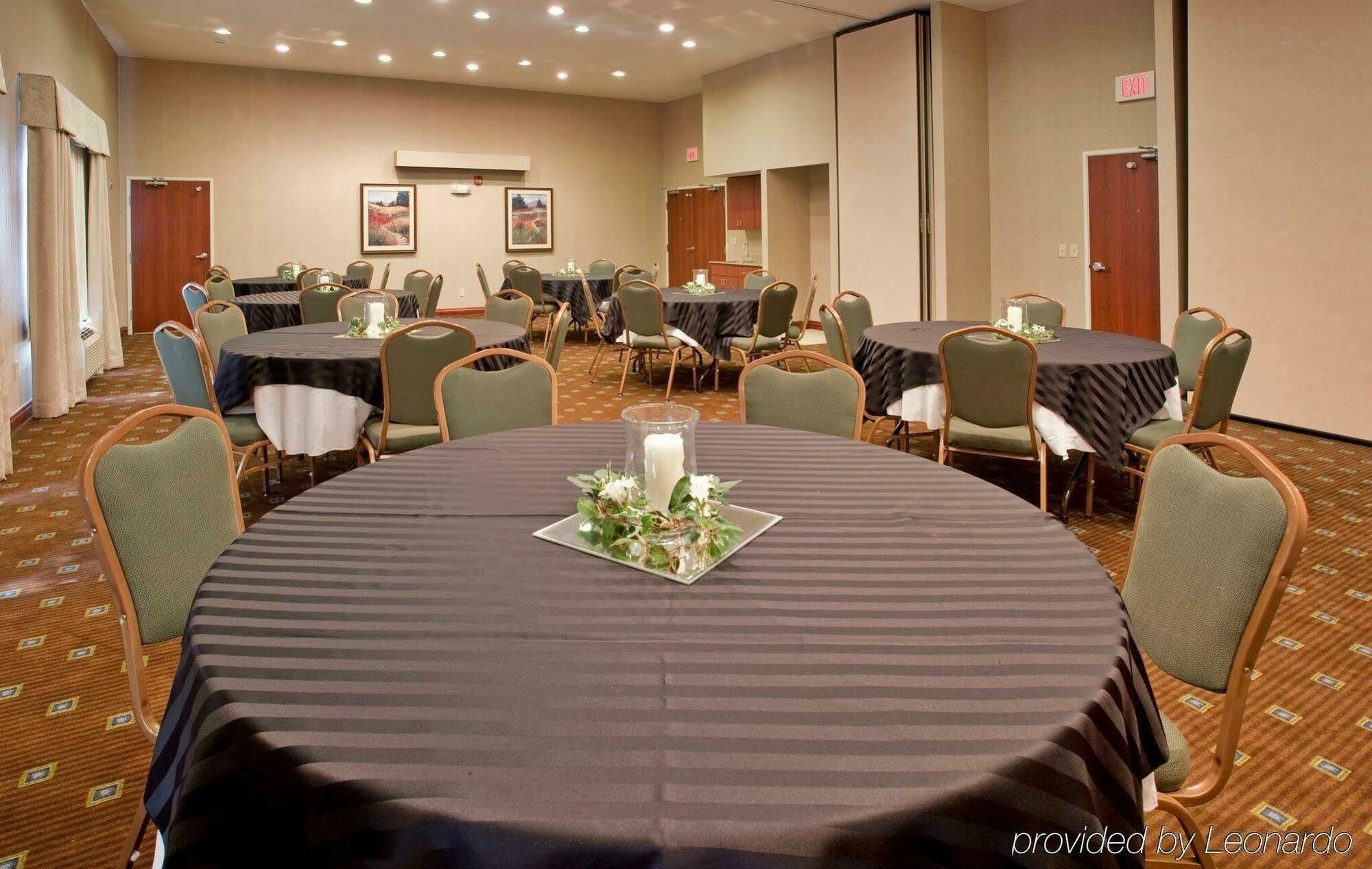 Holiday Inn Express Lawrence By Ihg Bagian luar foto