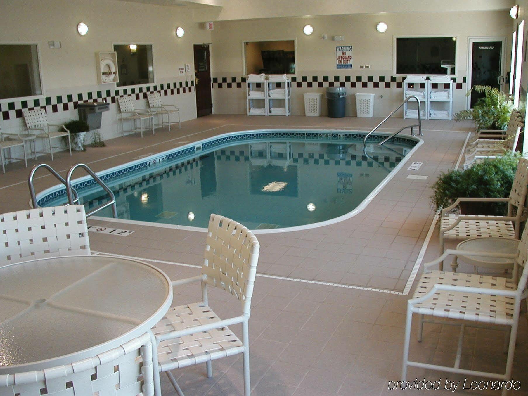 Holiday Inn Express Lawrence By Ihg Bagian luar foto